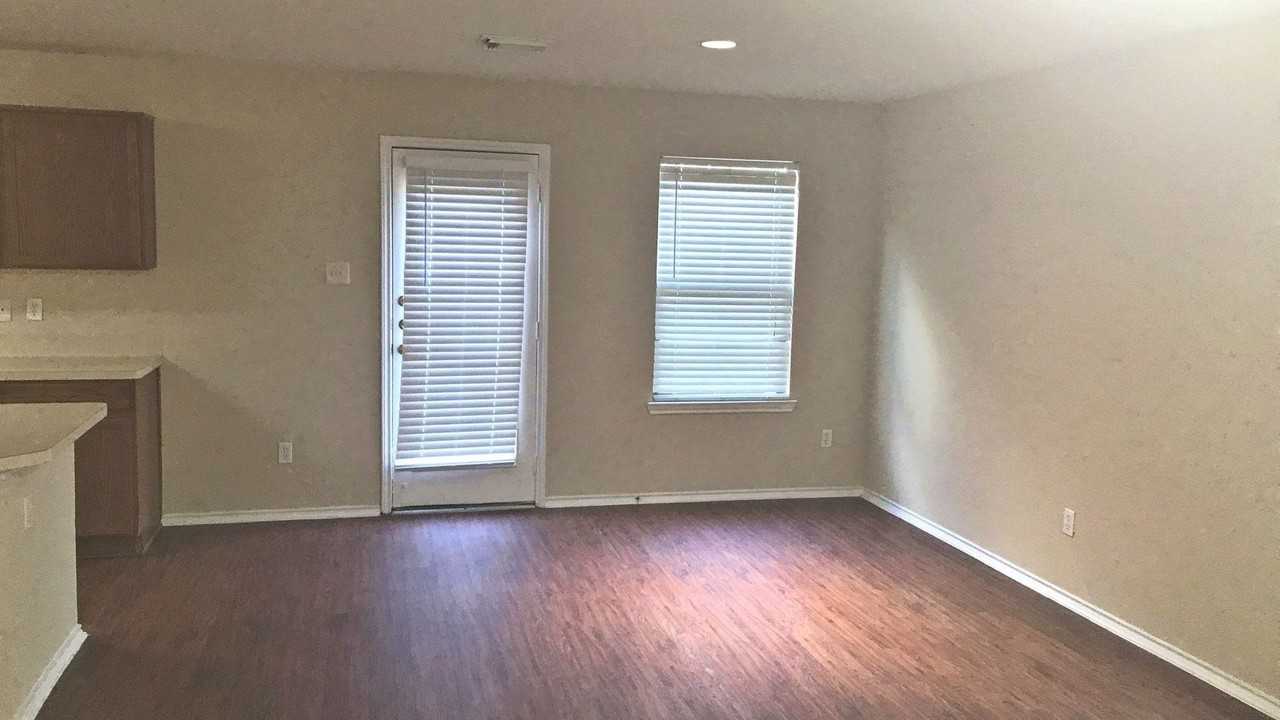 18114 Valebluff Ln - Photo 6 of 29