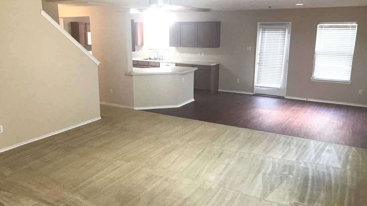 18114 Valebluff Ln - Photo 7 of 29