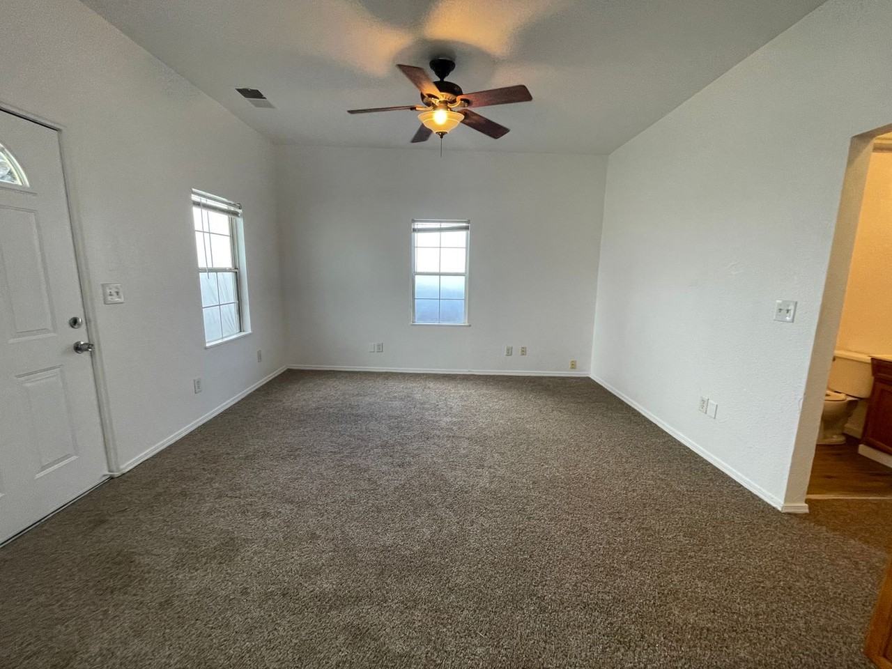 7100 Rosanna St - Photo 6 of 15