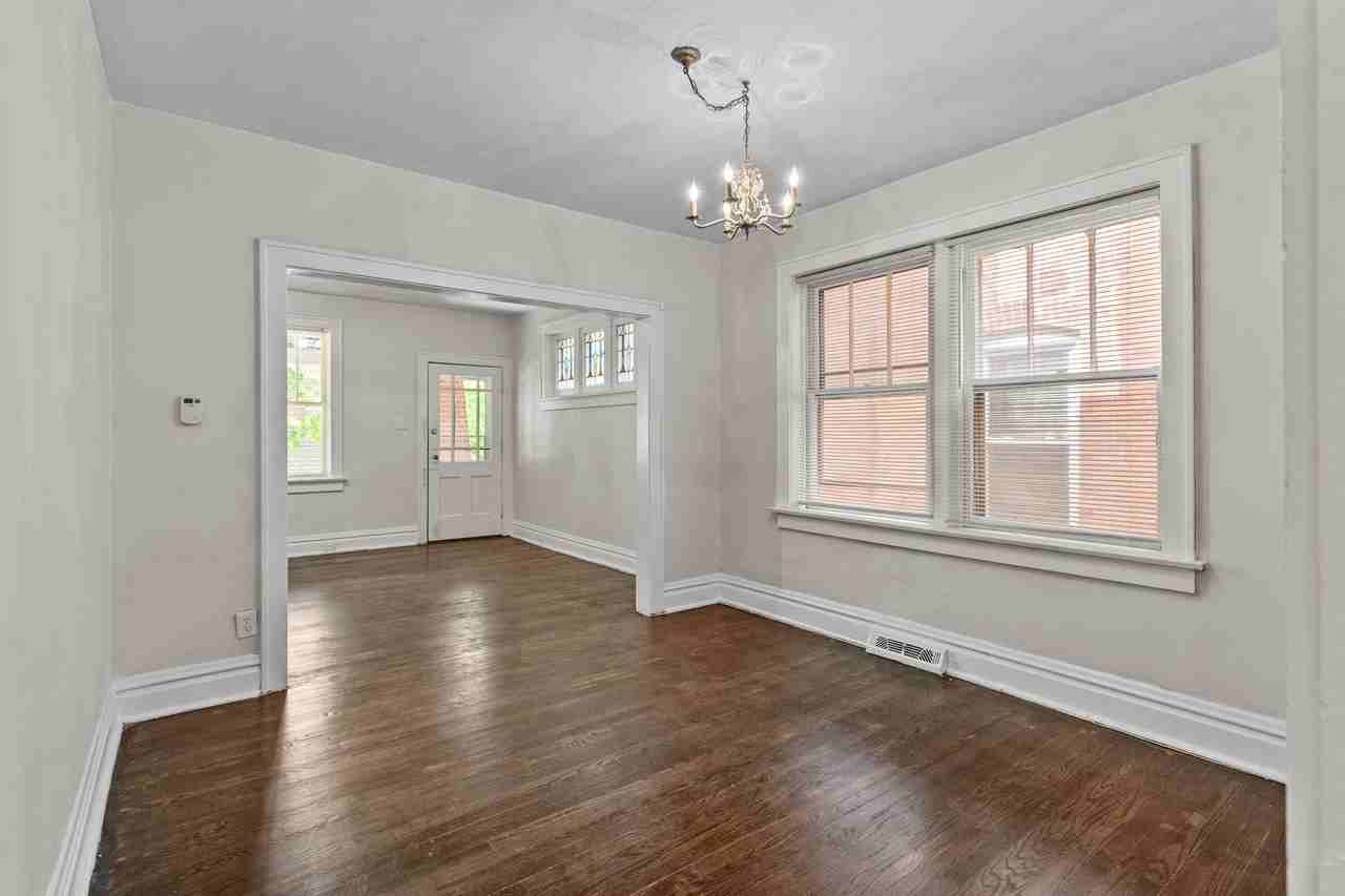 4460 Russell - Photo 5 of 17