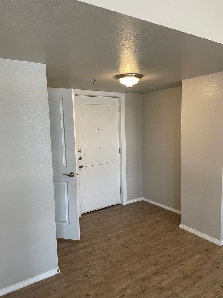 Laguna Lofts - Photo 4 of 15