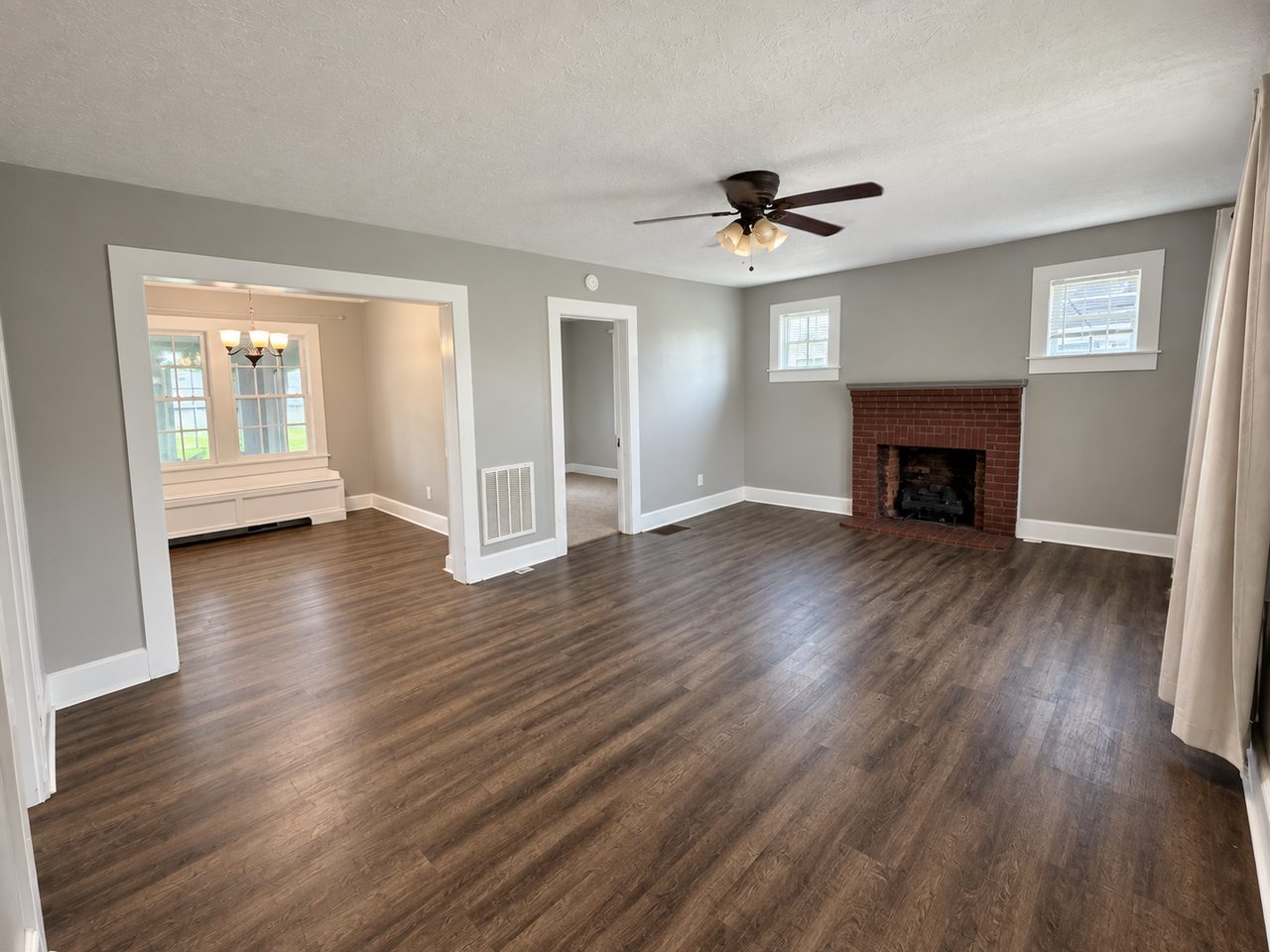 1449 Miller St - Photo 2 of 7