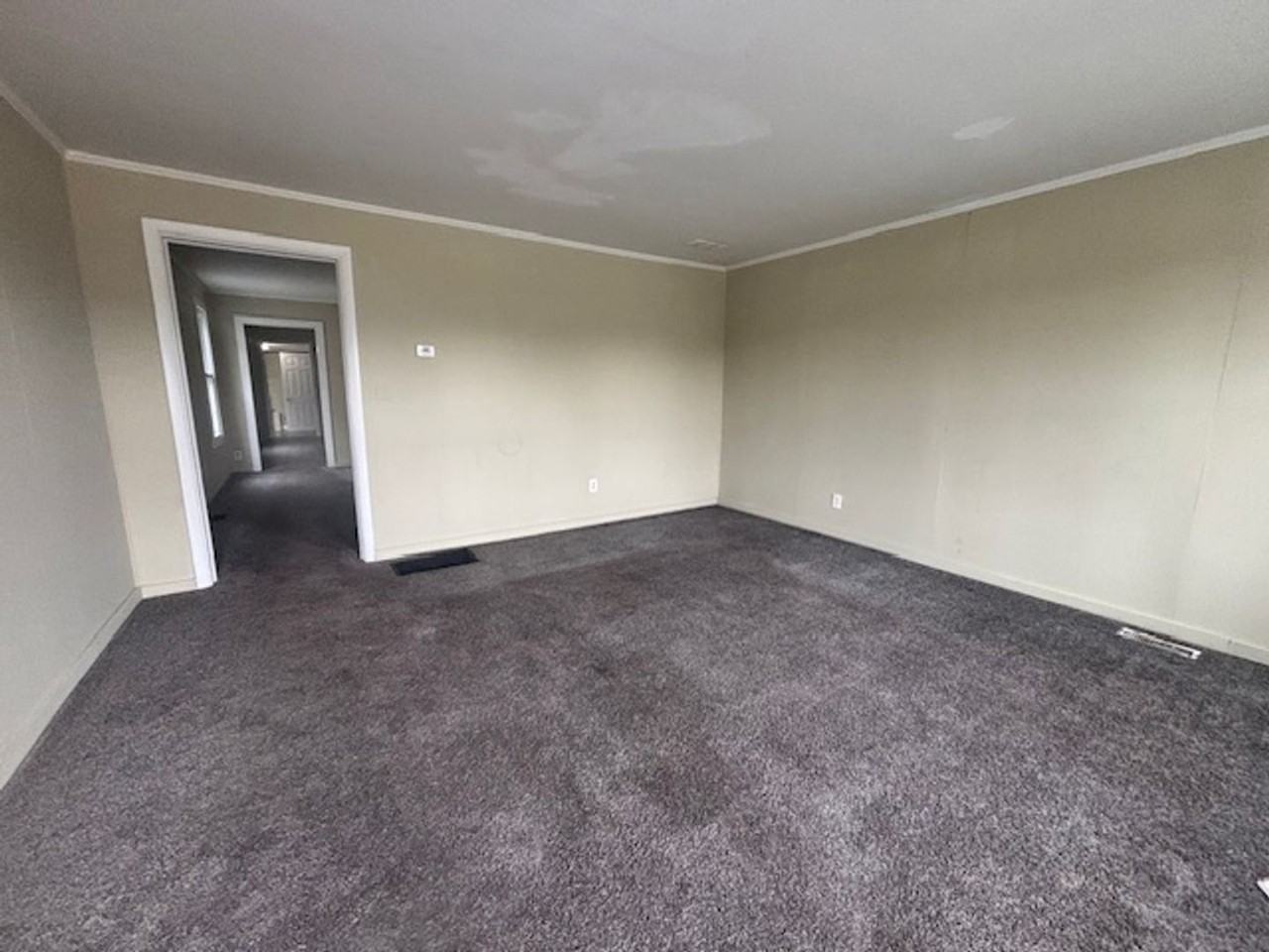 2452 W Maryland St - Photo 2 of 16