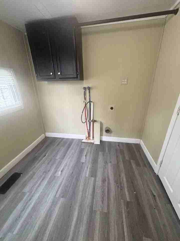 2452 W Maryland St - Photo 5 of 16