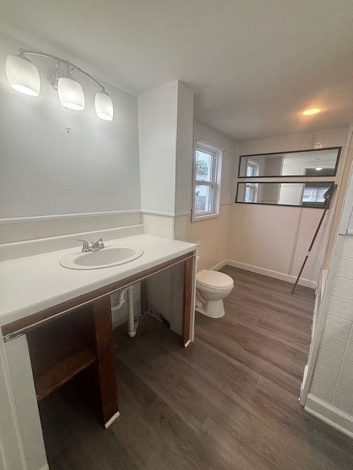 2452 W Maryland St - Photo 6 of 16