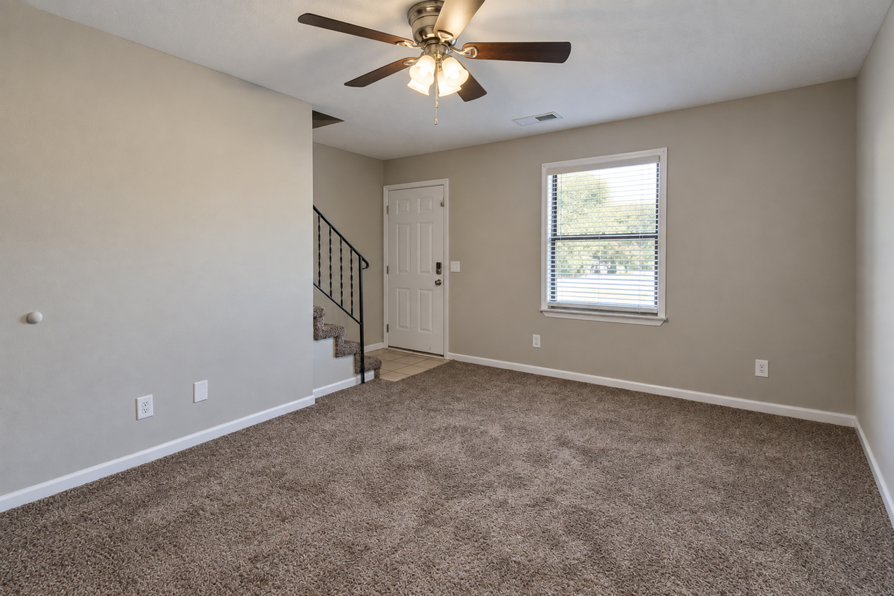 5612 S Jefferson Ave - Photo 3 of 21
