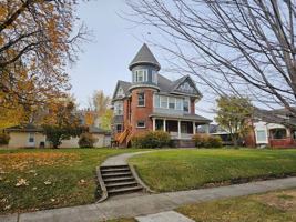 featured image of 1704 2nd St