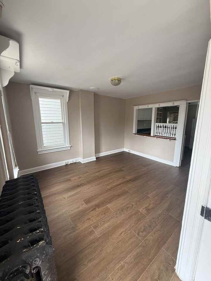 412 E Franklin St - Photo 2 of 17