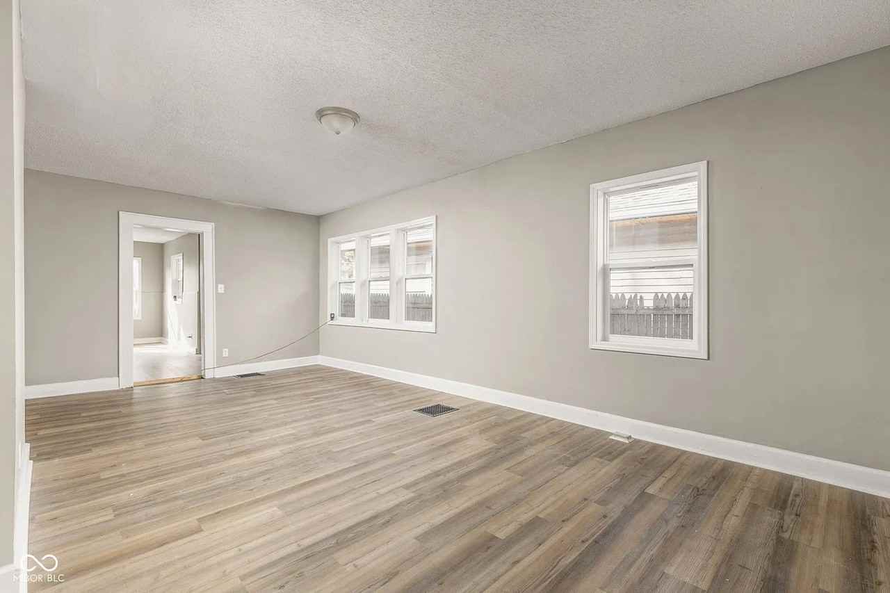 2921 Brookside Ave - Photo 4 of 19