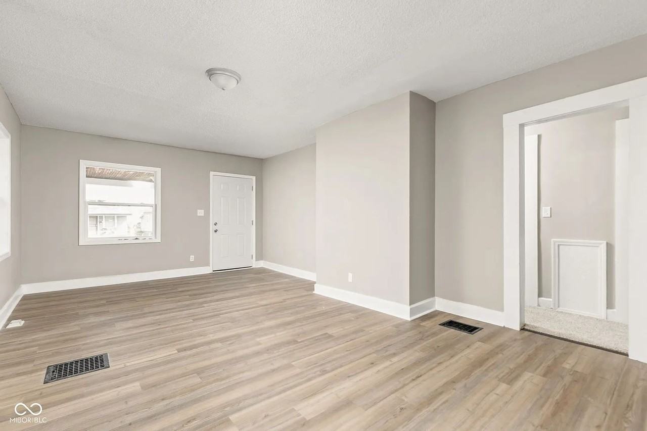 2921 Brookside Ave - Photo 5 of 19
