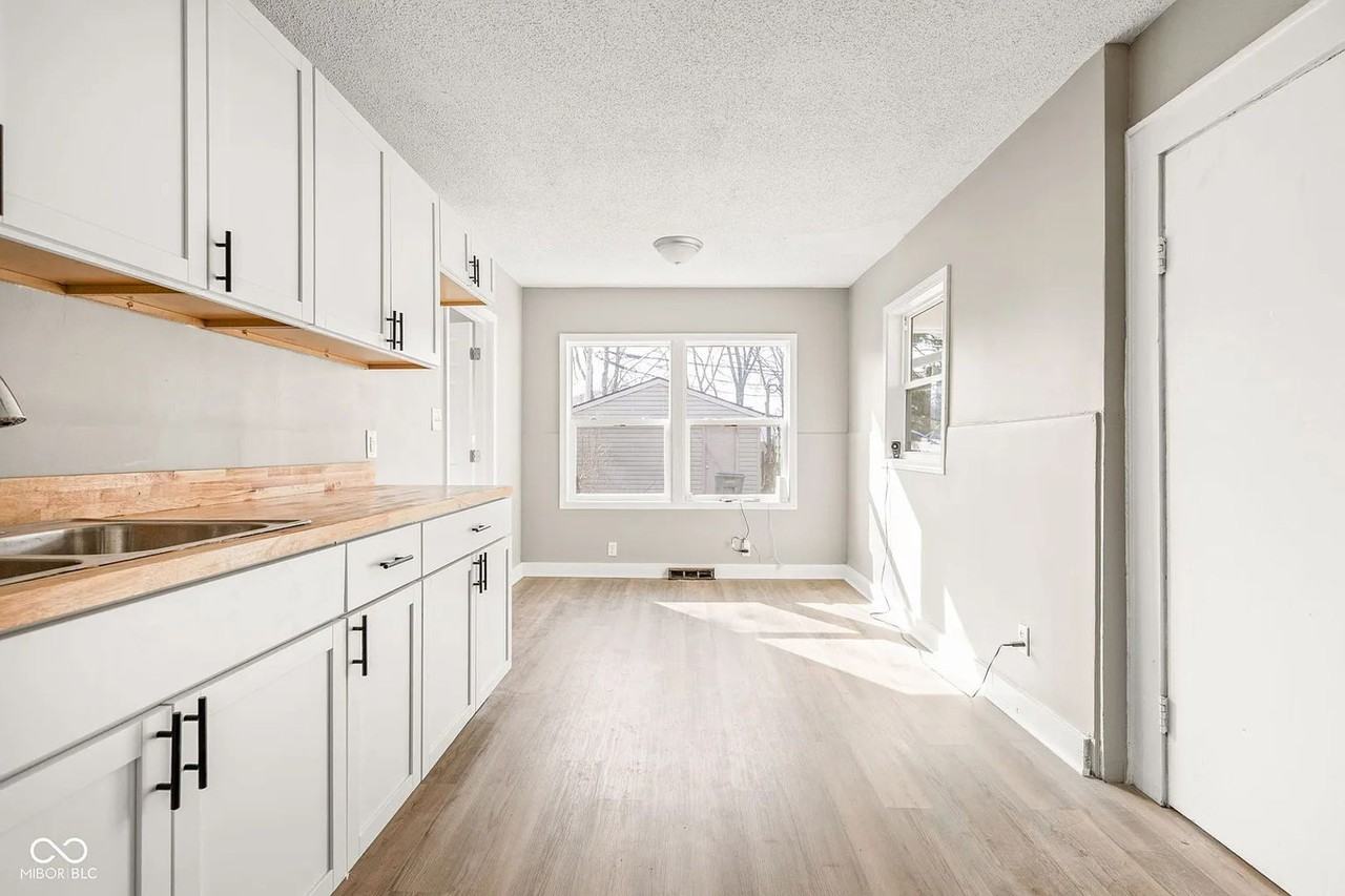 2921 Brookside Ave - Photo 6 of 19