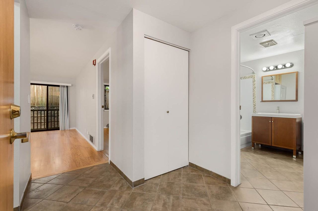 710 N 160th St - Photo 2 of 18