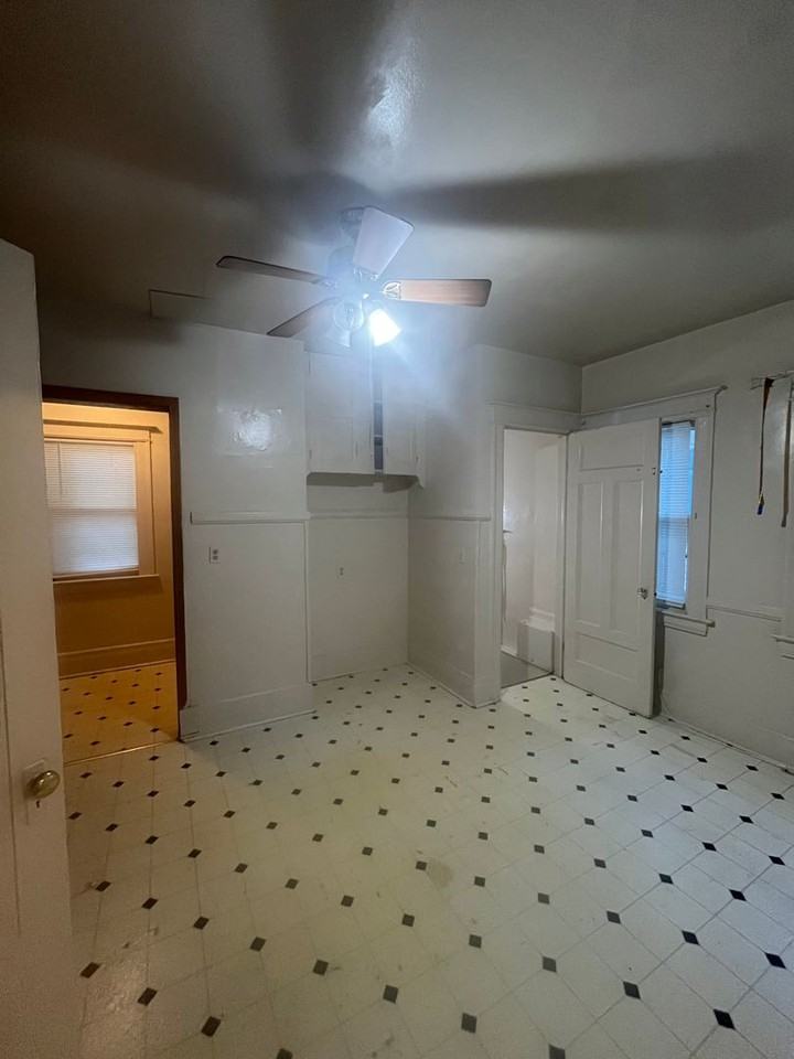 201 Shelter St - Photo 5 of 18