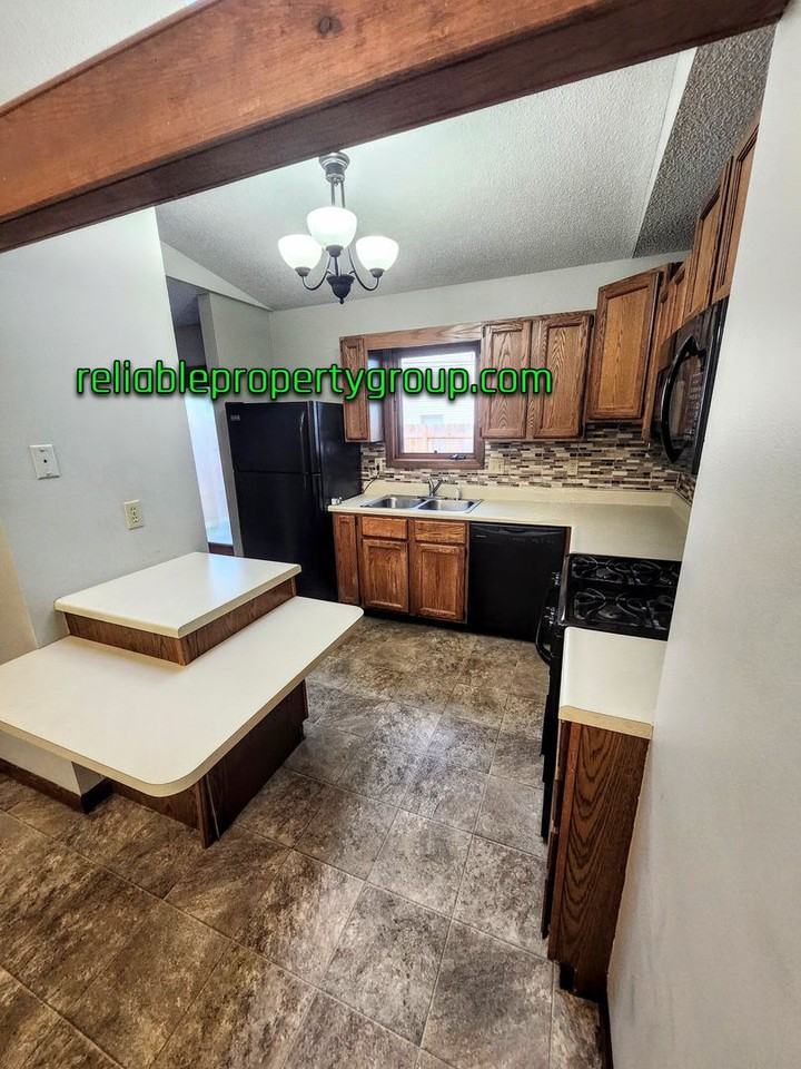 1417 Lake Shasta Ct - Photo 6 of 15