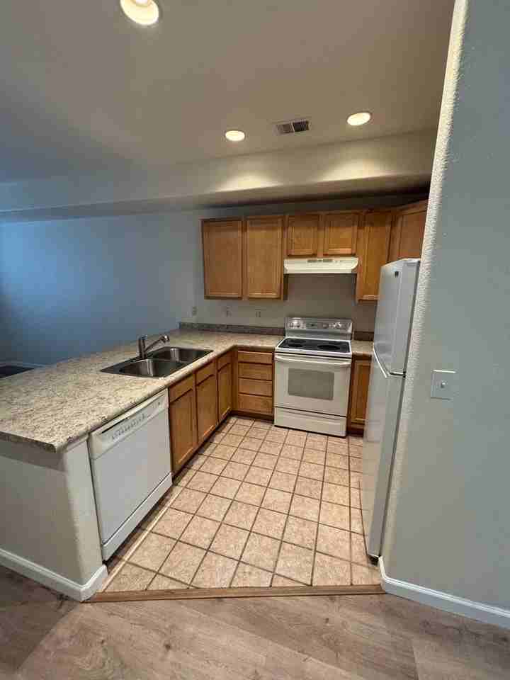 2243 Coronado Pkwy N - Photo 5 of 20