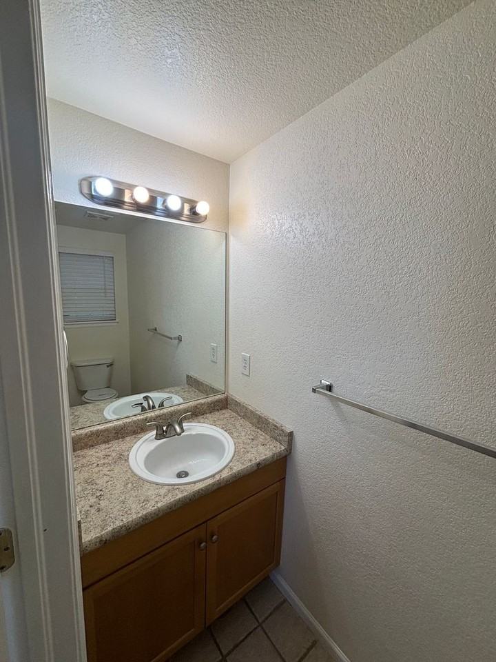2243 Coronado Pkwy N - Photo 7 of 20
