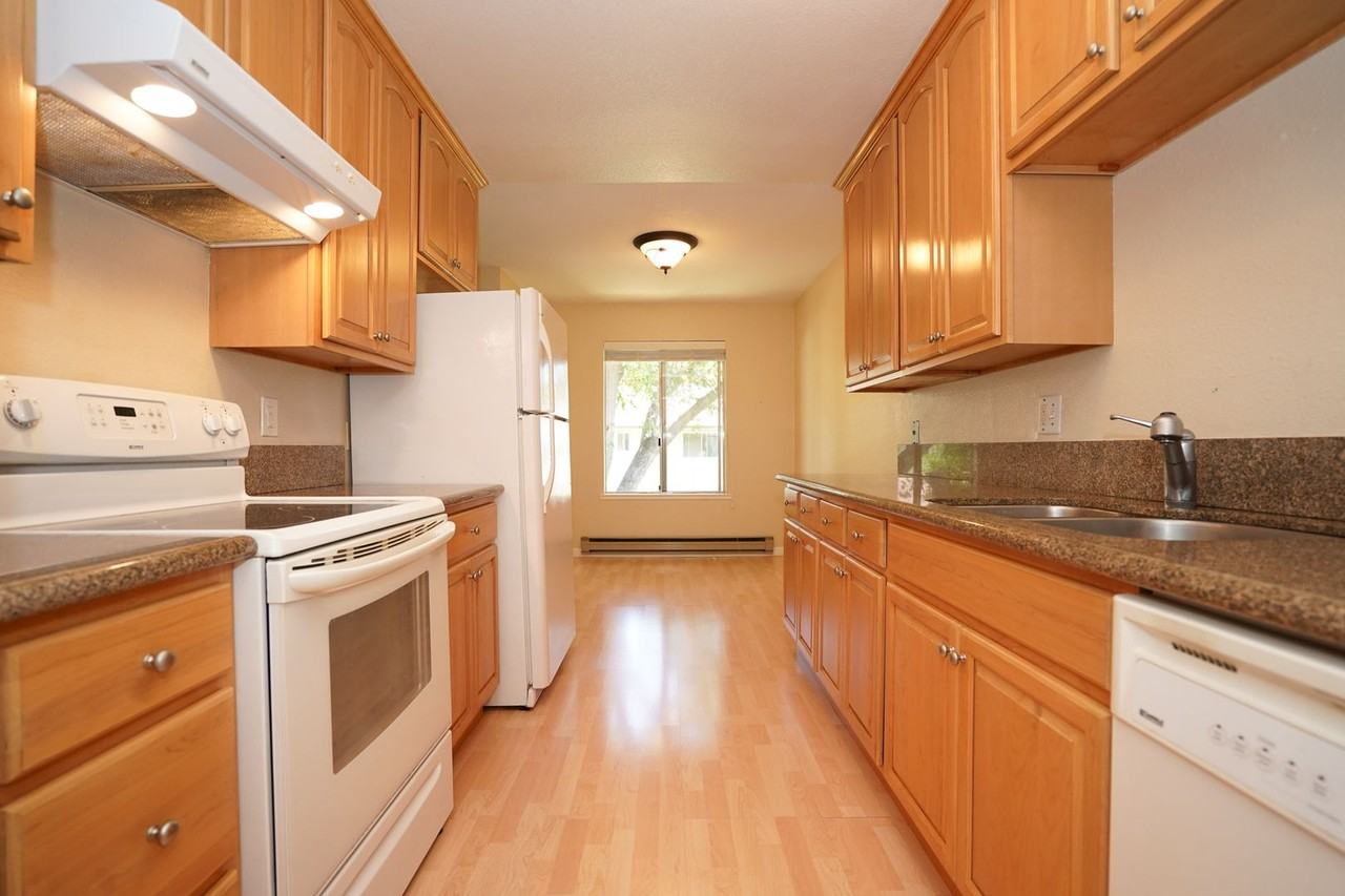 264 N Whisman Rd #18 - Photo 4 of 30