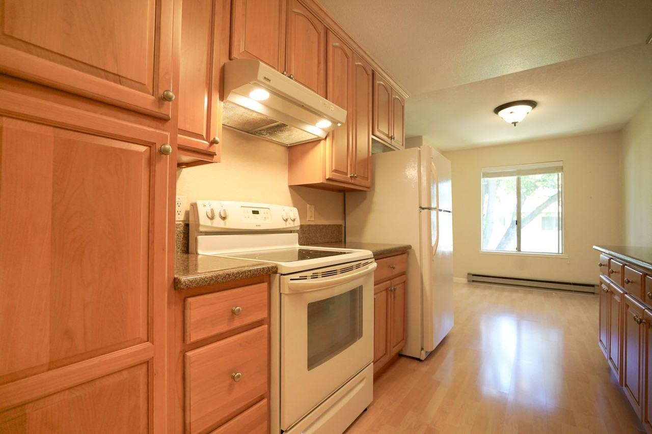 264 N Whisman Rd #18 - Photo 6 of 30