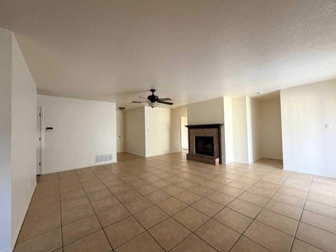 4303 Sonora Dr - Photo 3 of 12