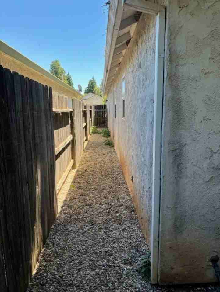 10 N Valley Ct - Photo 2 of 20