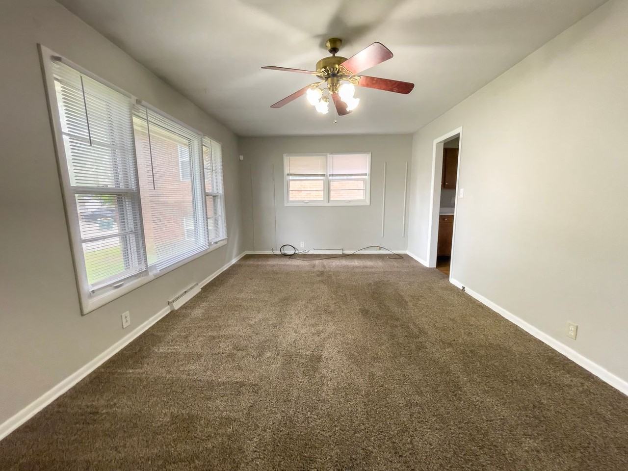 1711 N Glenwood Ave - Photo 3 of 23