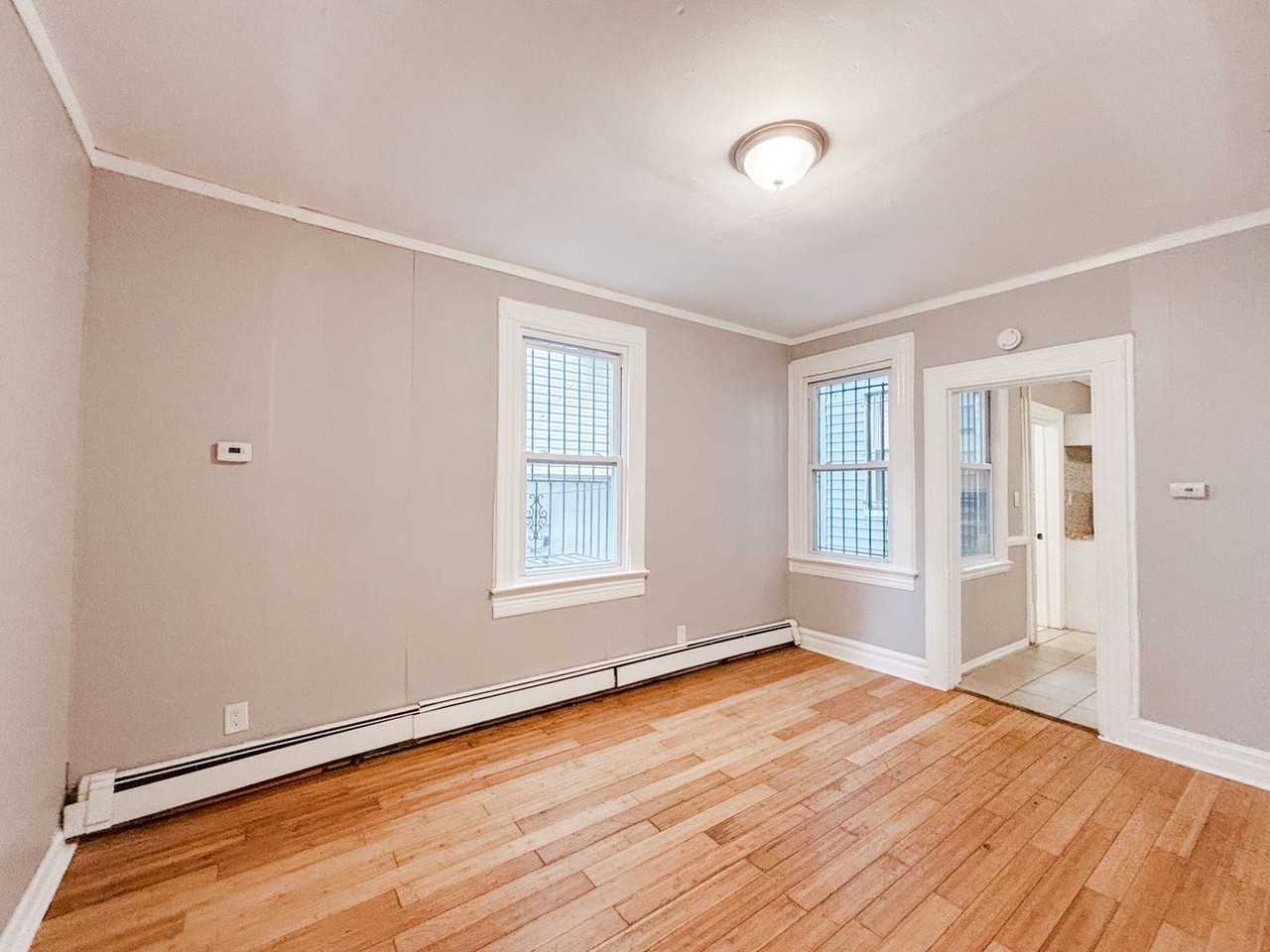 58 Voorhees St - Photo 2 of 27