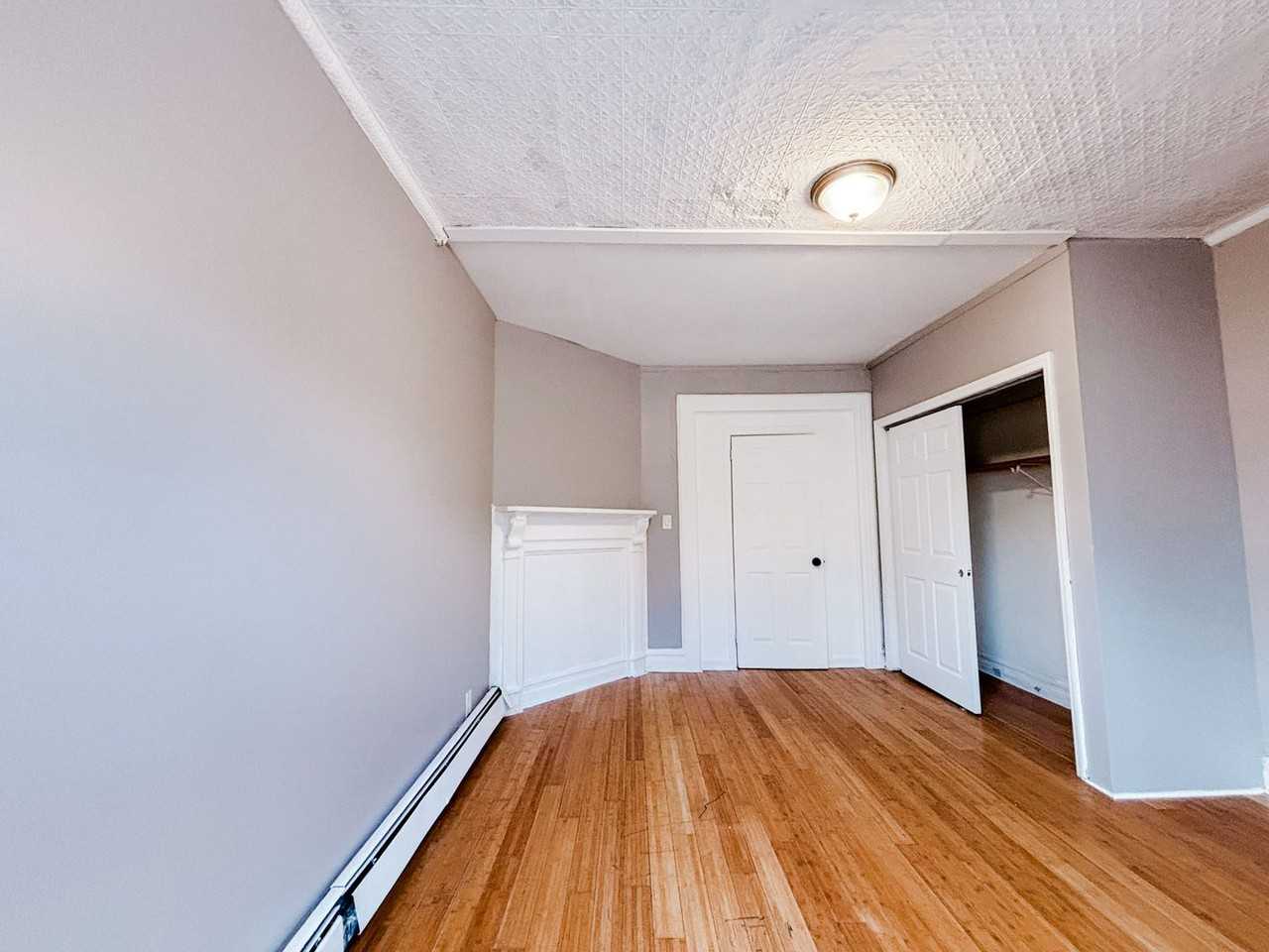 58 Voorhees St - Photo 4 of 27