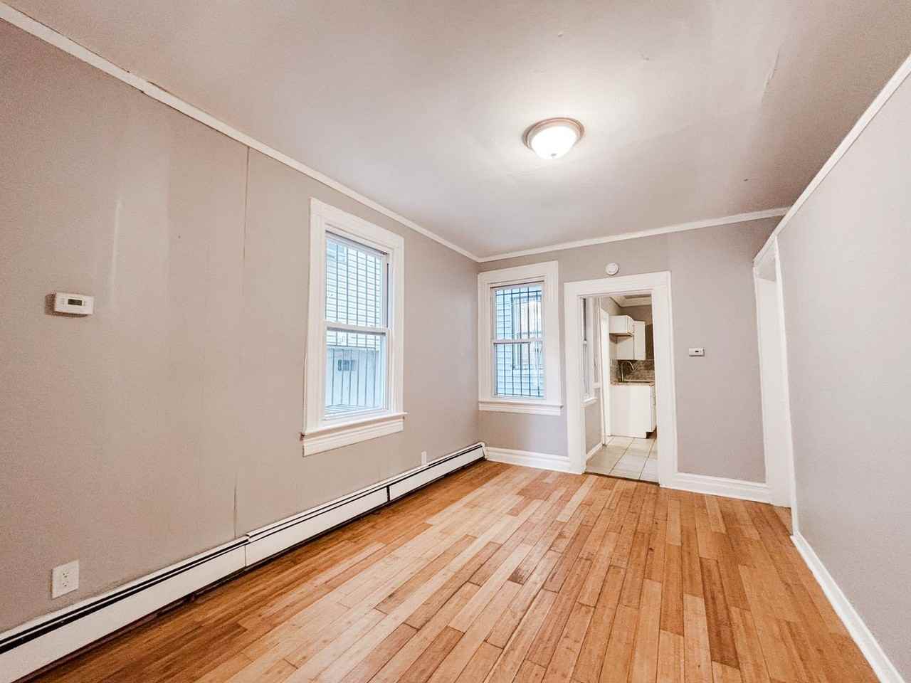 58 Voorhees St - Photo 7 of 27