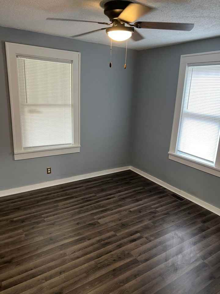 2528 S Lowell Ave - Photo 5 of 6