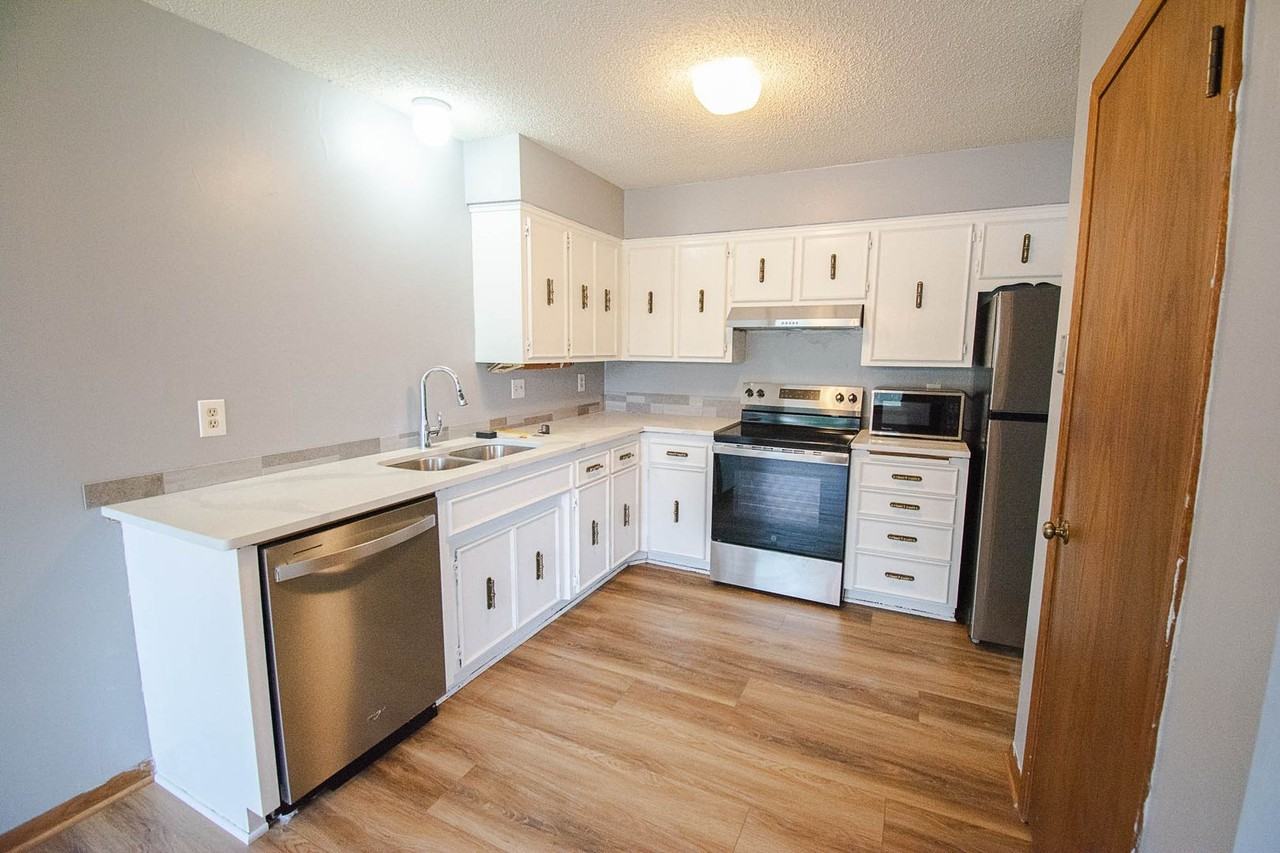 764 Neville Ct Se - Photo 4 of 20