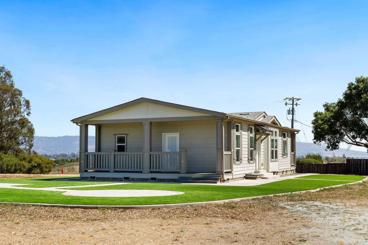 517 Calabasas Rd - Photo 6 of 50