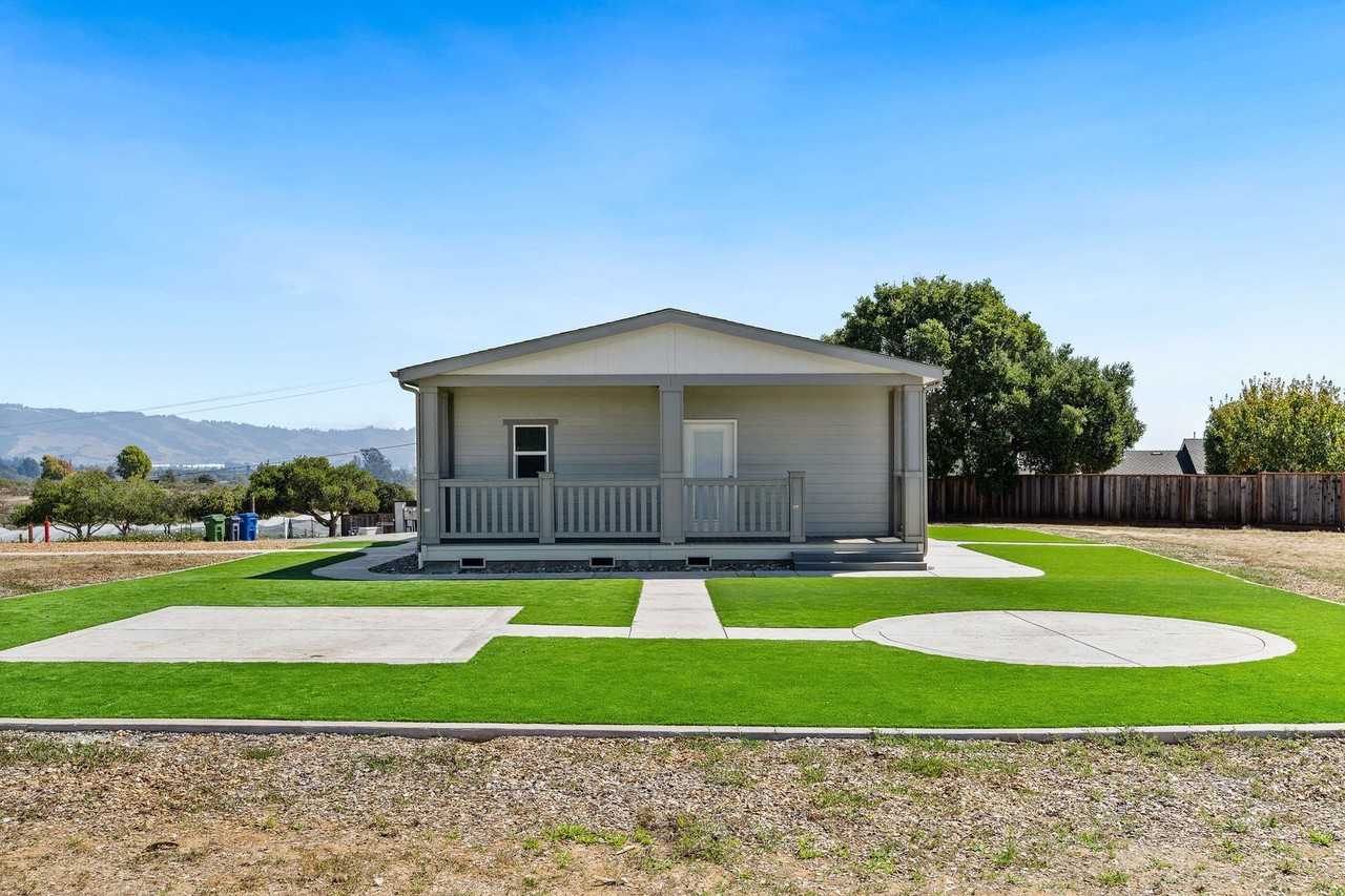 517 Calabasas Rd - Photo 7 of 50