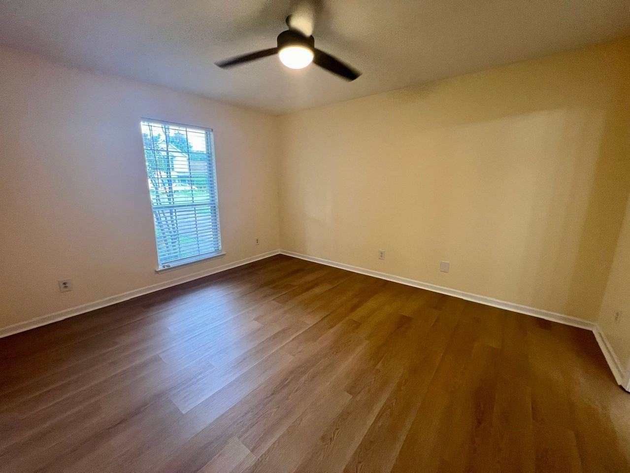 429 Jonquil Ct - Photo 4 of 18