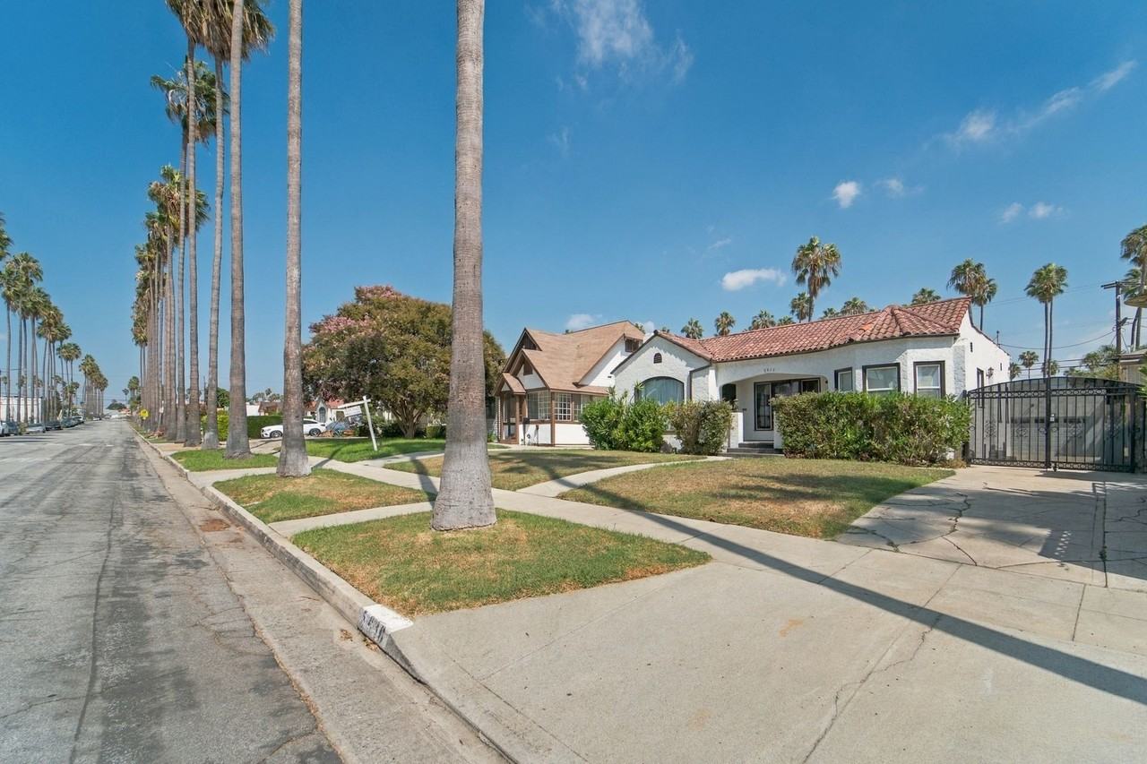 5616 S Rimpau Blvd - Photo 2 of 33