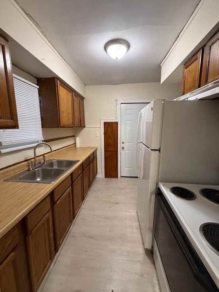688 Kipling St - Photo 7 of 12