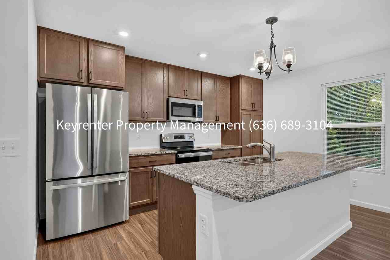 335 Newbridge Way - Photo 2 of 32
