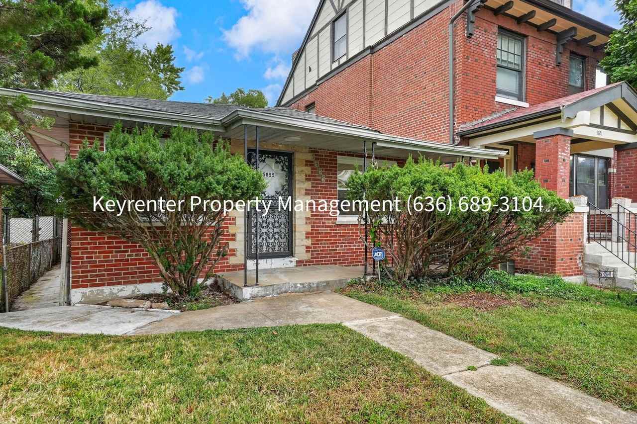 5855 Pershing Ave - Photo 5 of 29
