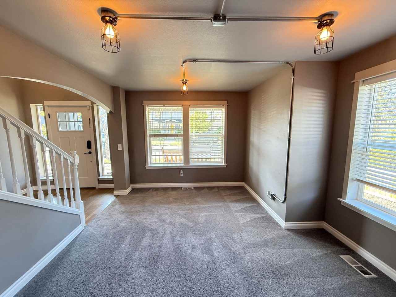 15817 Lakeview Ave Se - Photo 6 of 50