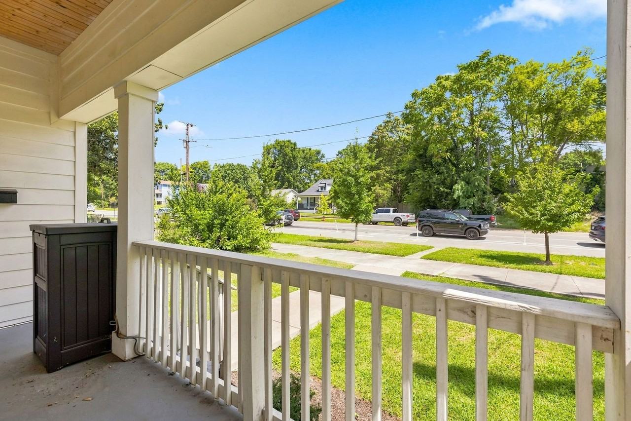 1615 Arthur Ave - Photo 4 of 31
