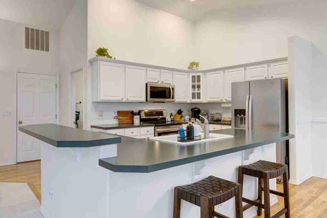 1200 N Clara Ave - Photo 5 of 18