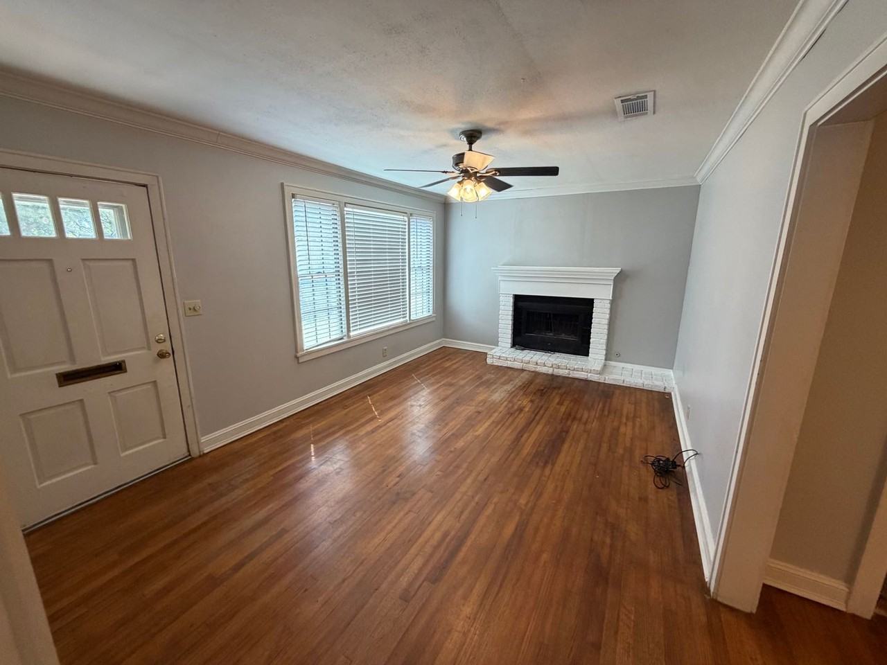 256 Pennsylvania Ave - Photo 3 of 17