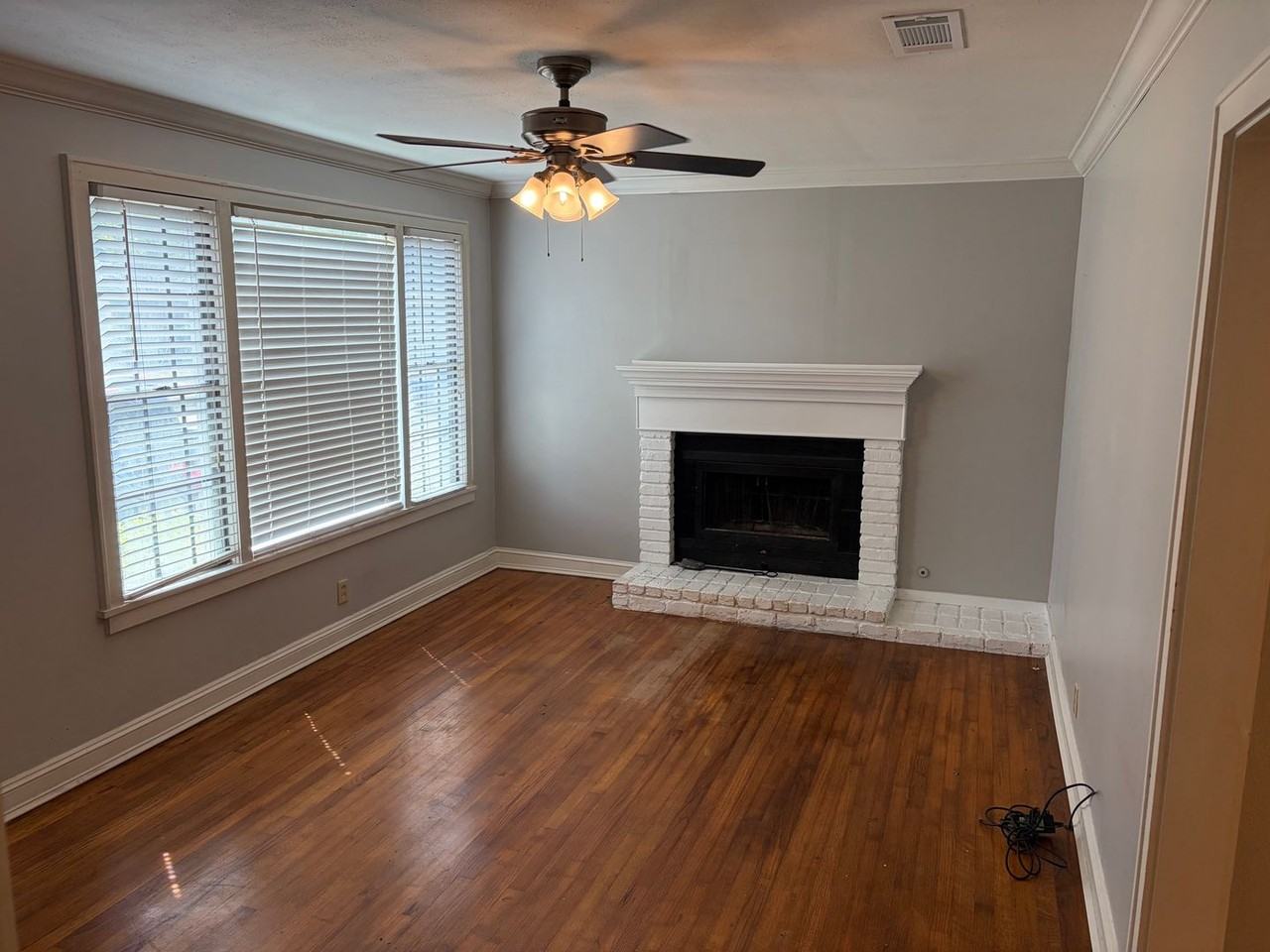 256 Pennsylvania Ave - Photo 4 of 17