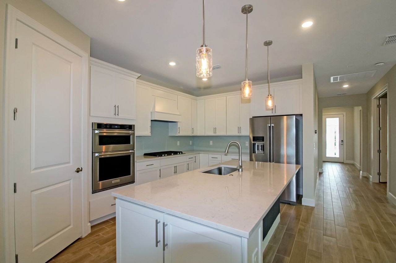 10264 Beach Dune Dr - Photo 4 of 23