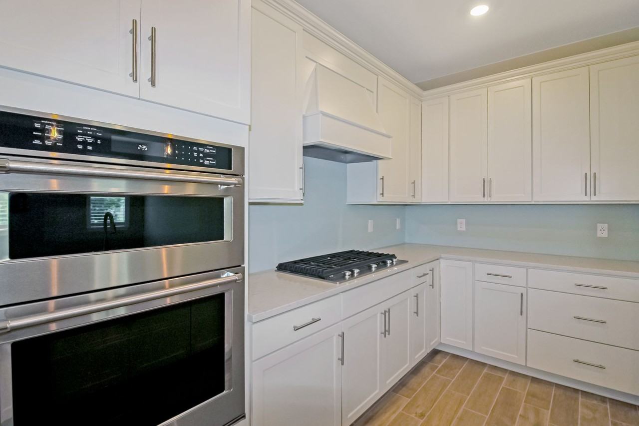 10264 Beach Dune Dr - Photo 5 of 23