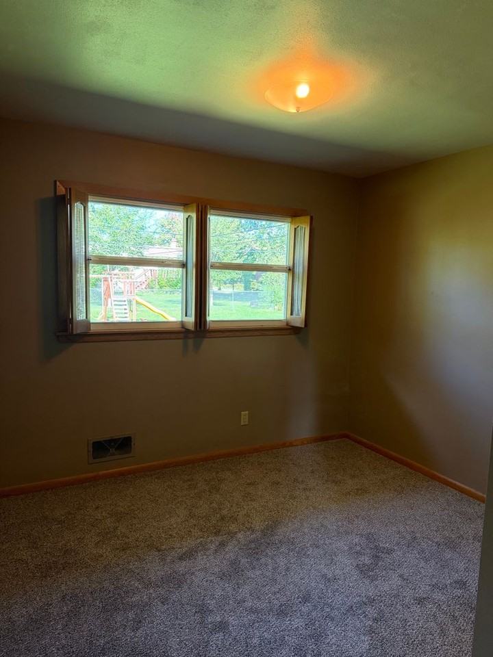 1029 24th Ave N - Photo 6 of 17