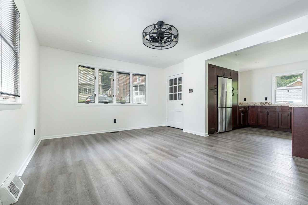 518 Bloomfield Ave - Photo 6 of 31
