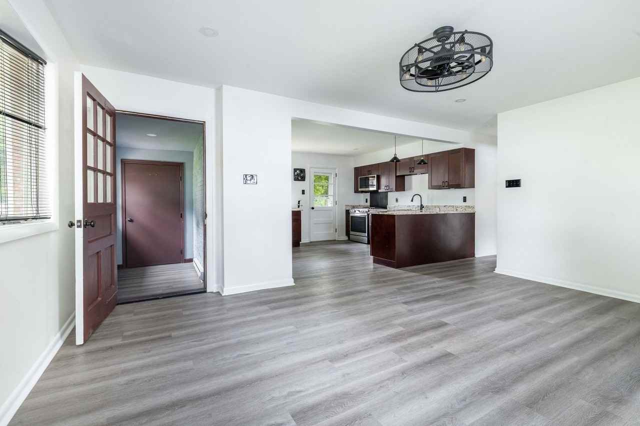 518 Bloomfield Ave - Photo 7 of 31
