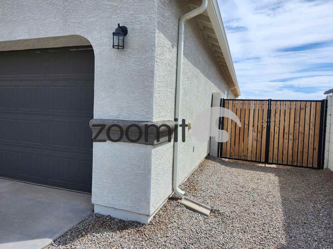 701 N 13th Pl - Photo 3 of 22