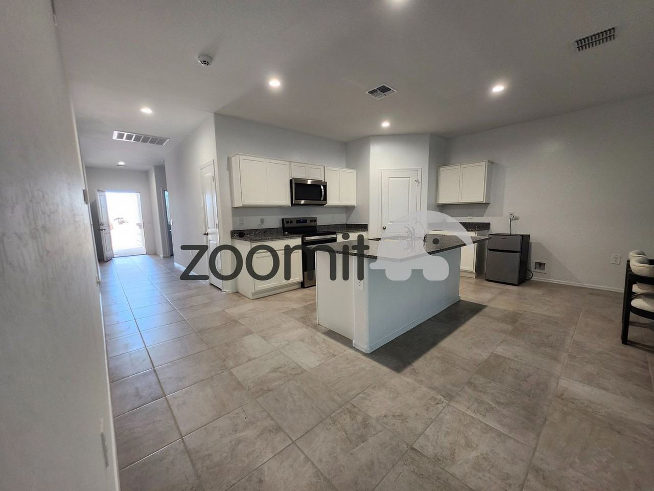 701 N 13th Pl - Photo 6 of 22