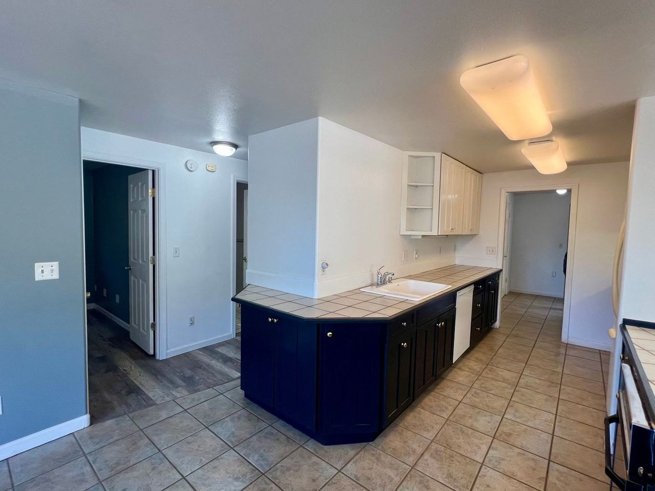 1338 Oregon Ave - Photo 7 of 19
